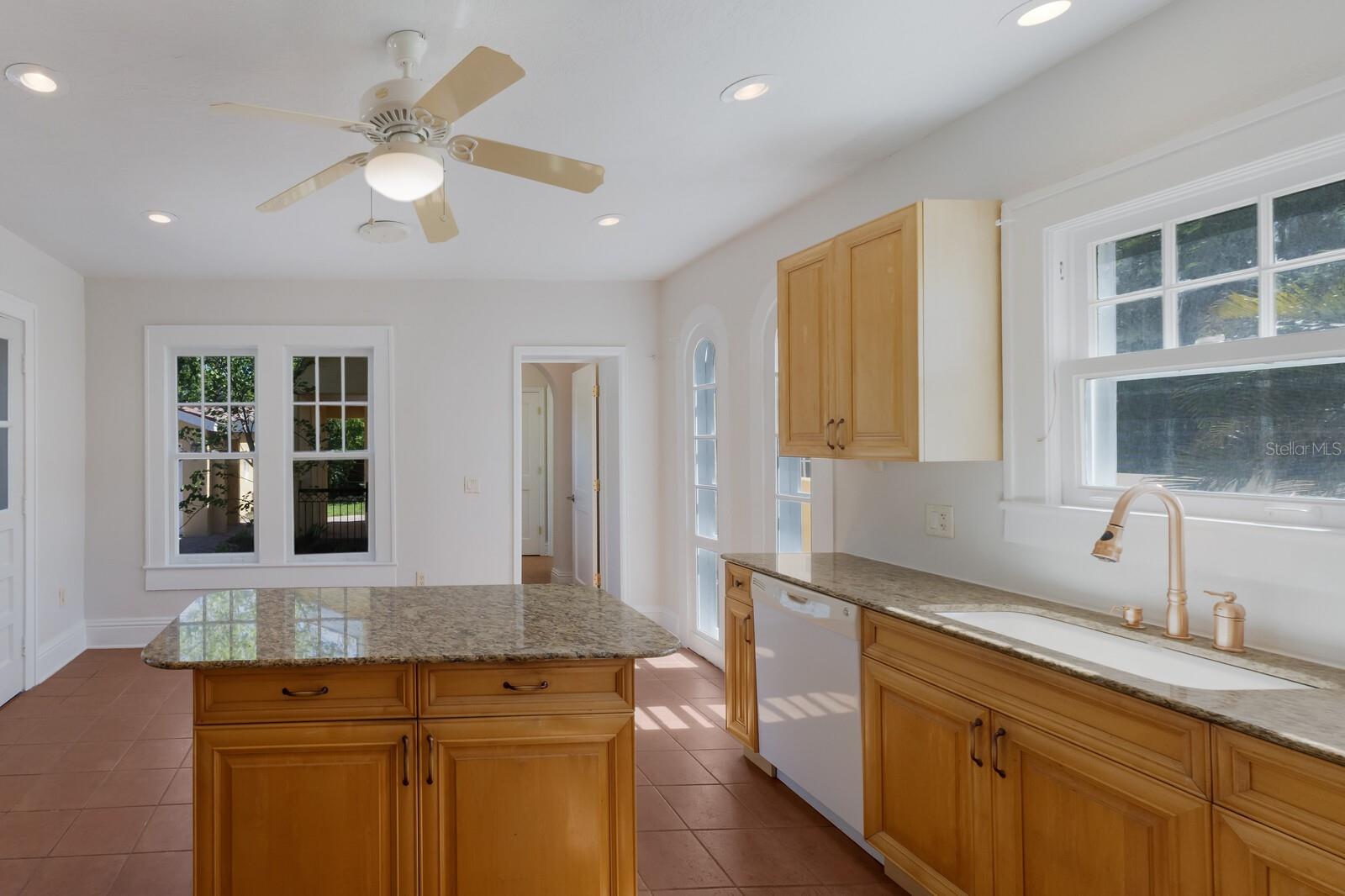 SAPPHIRE SHORES - Residential