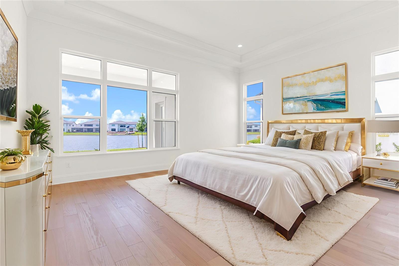 LAUREL POINTE - Residential