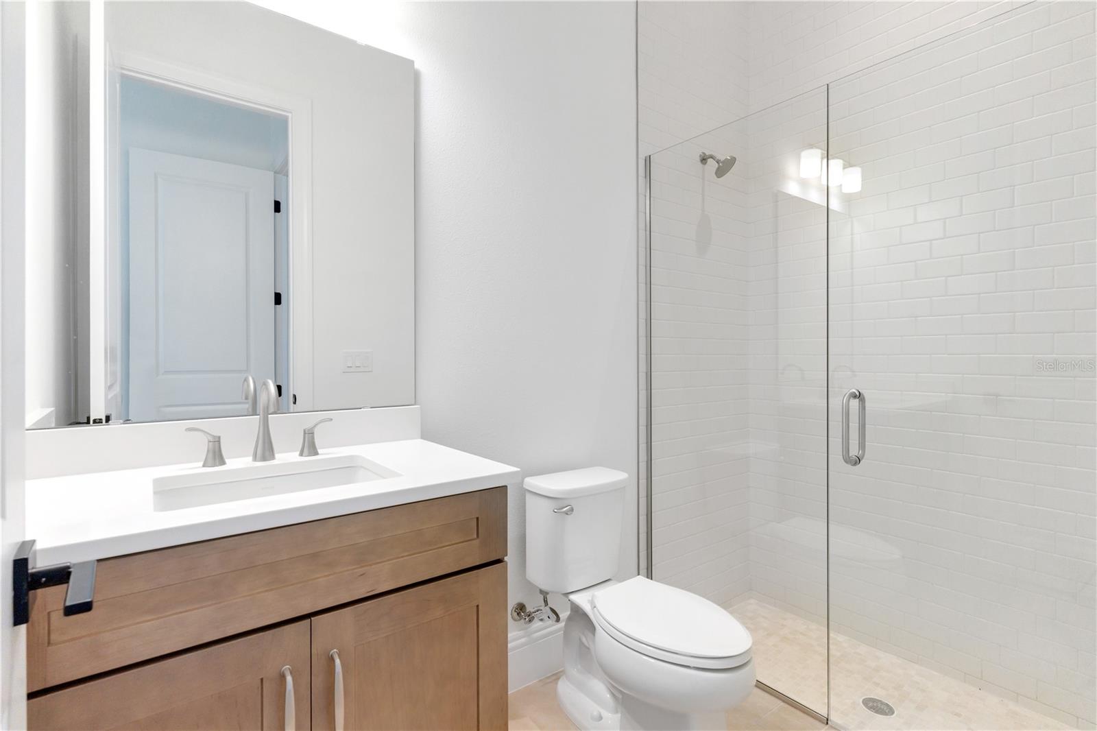 LAUREL POINTE - Residential