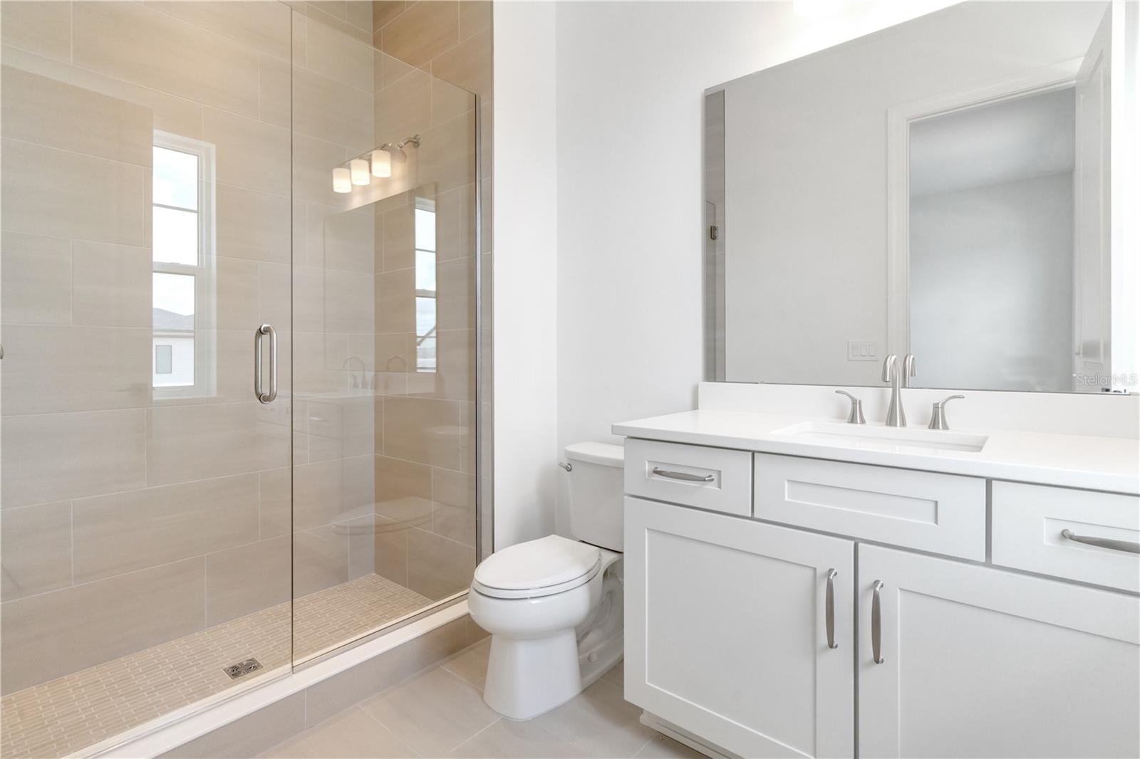 LAUREL POINTE - Residential
