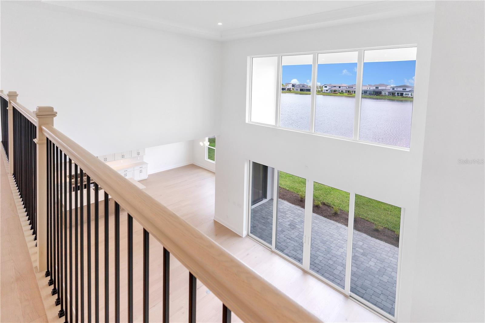 LAUREL POINTE - Residential