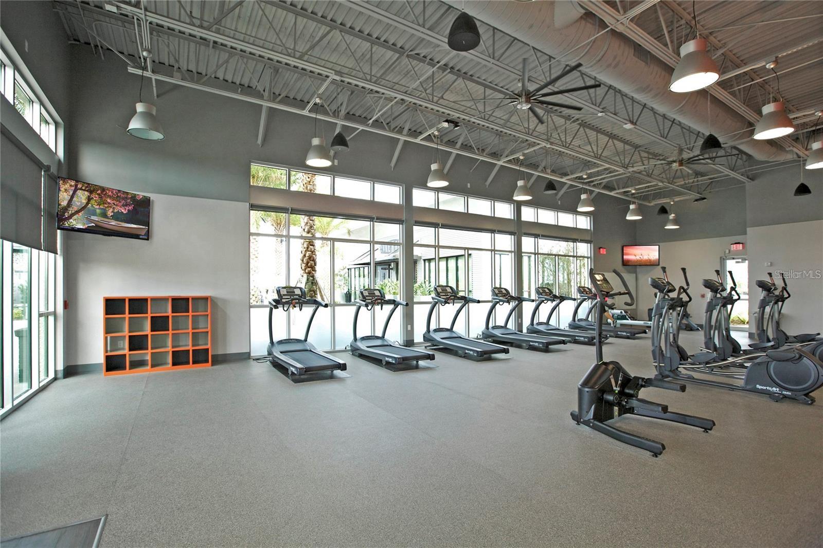 LAUREL POINTE - Residential