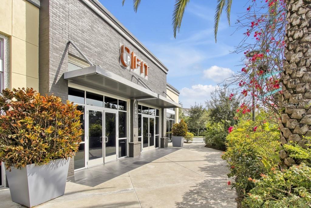 LAUREL POINTE - Residential