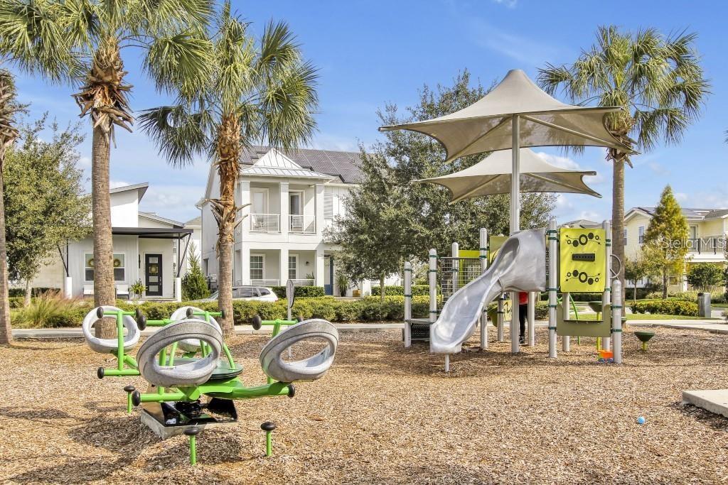 LAUREL POINTE - Residential