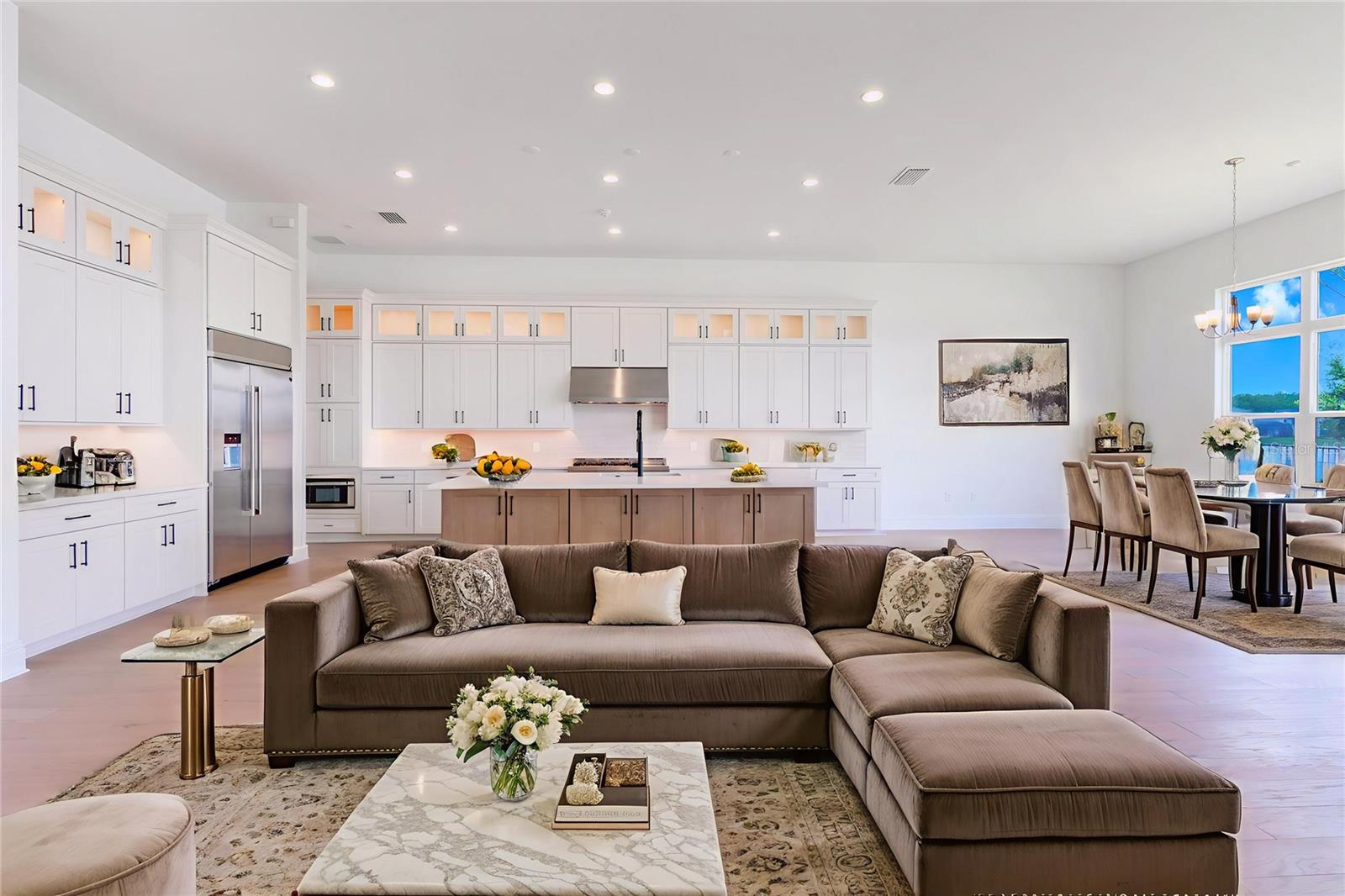 LAUREL POINTE - Residential
