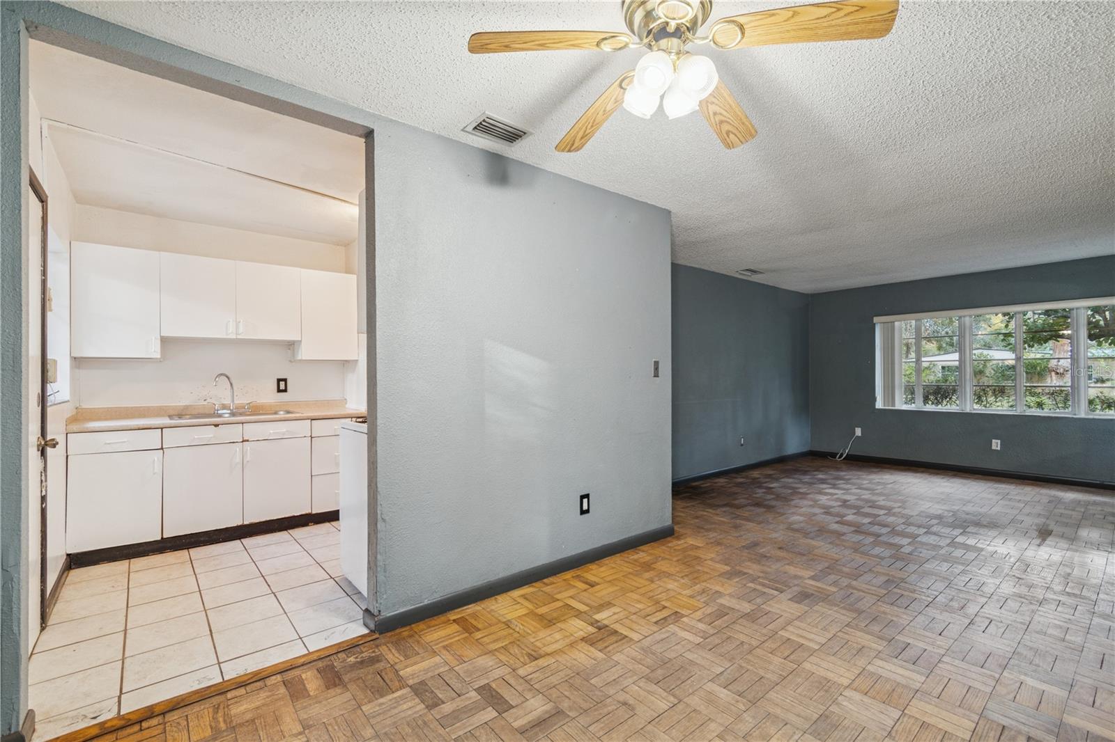 HAMPTON HEIGHTS - Residential