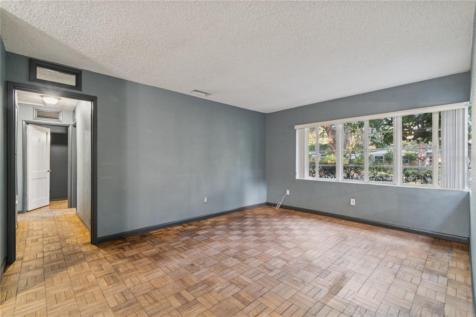 HAMPTON HEIGHTS - Residential