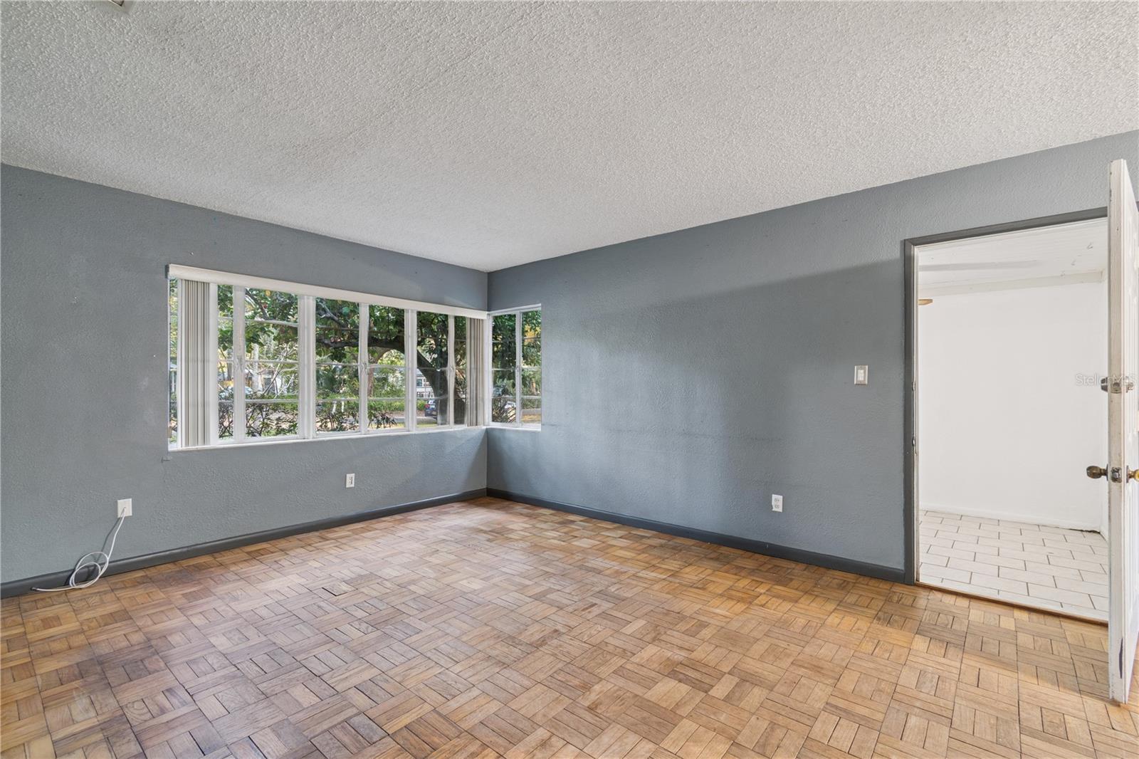 HAMPTON HEIGHTS - Residential