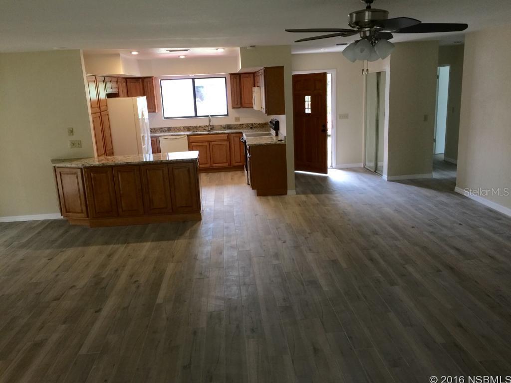 Aqua Golf Unit 02 Unrec 234 - Residential Lease