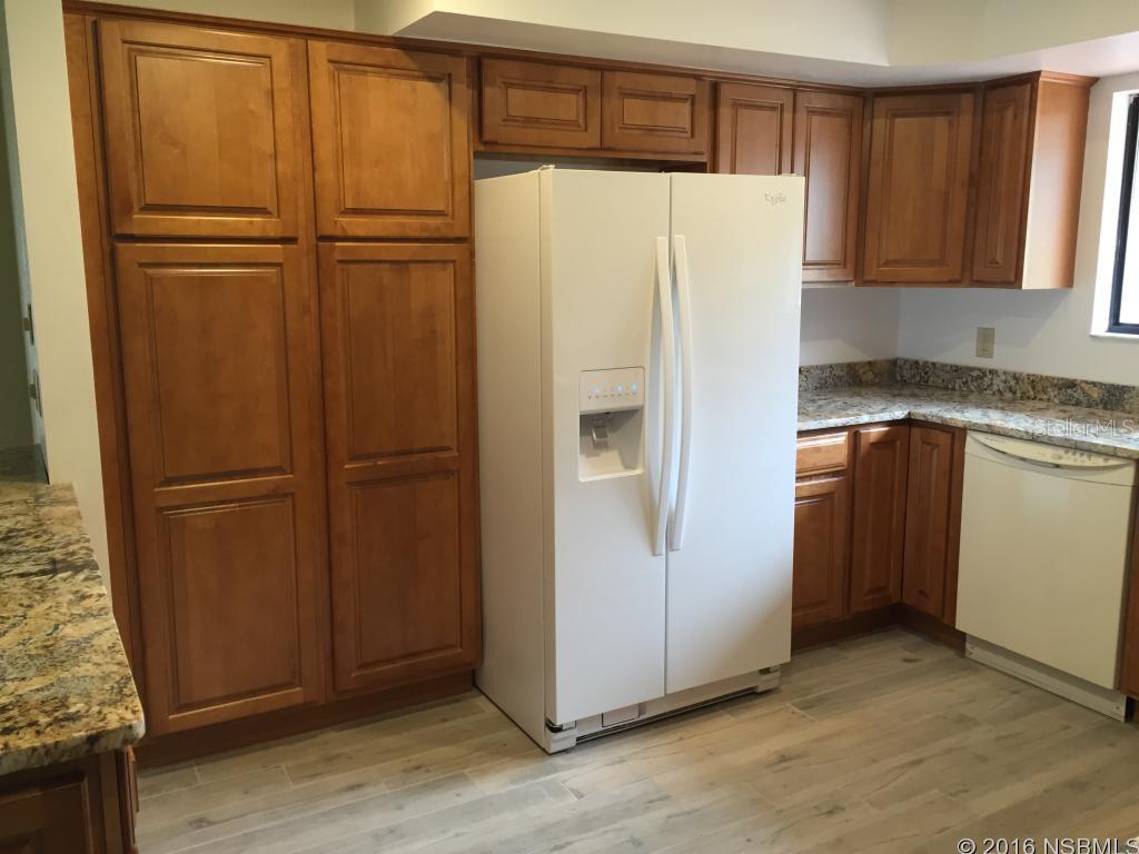 Aqua Golf Unit 02 Unrec 234 - Residential Lease