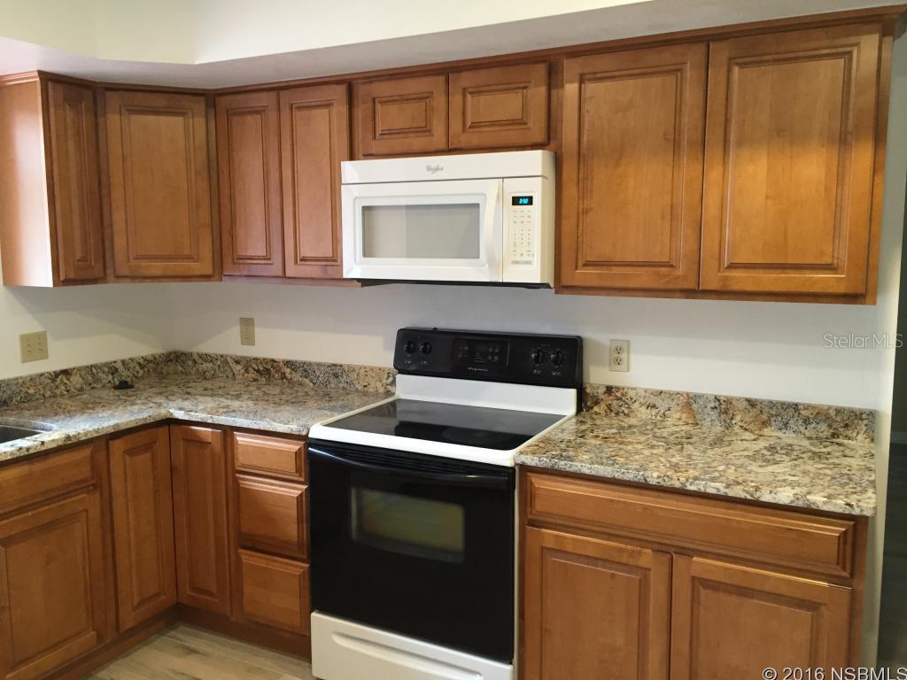 Aqua Golf Unit 02 Unrec 234 - Residential Lease