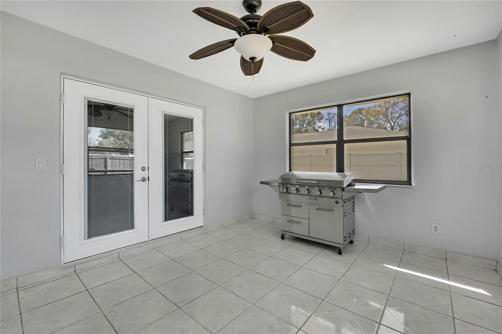 LAKE PADGETT ESTATES - Residential