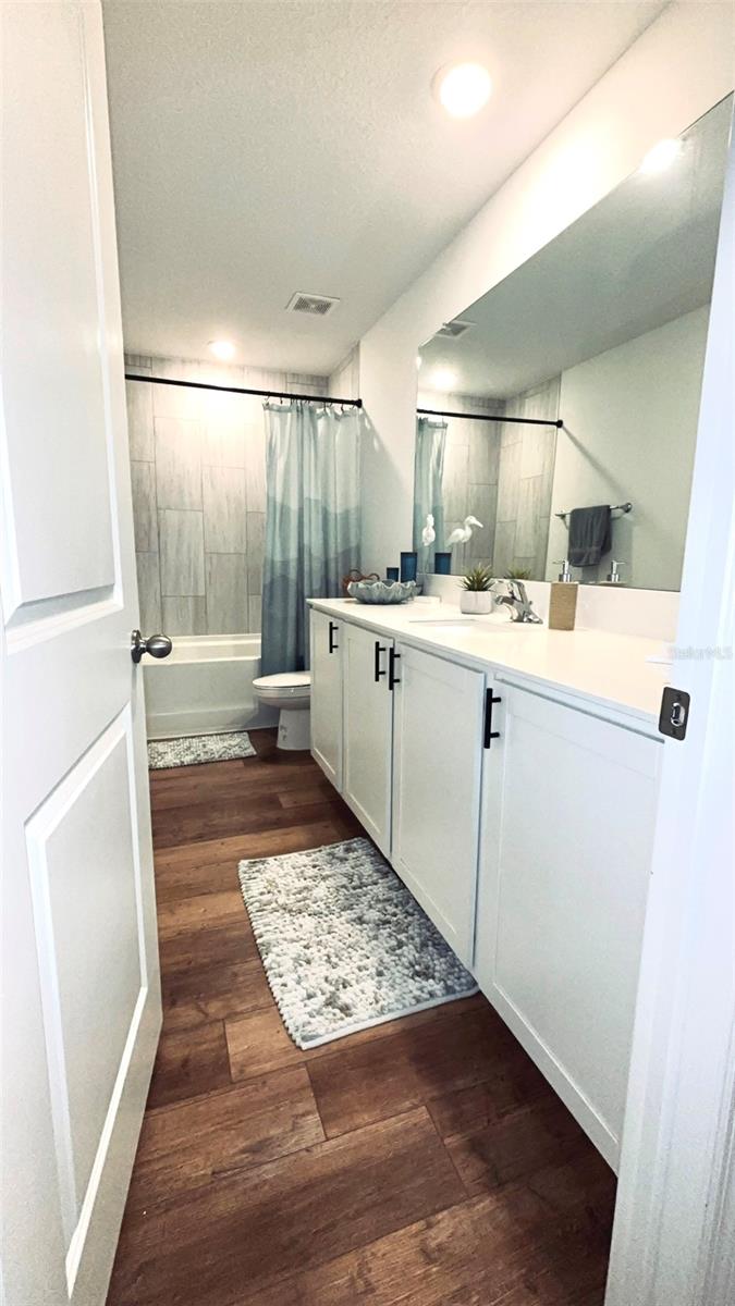 ROYAL HIGHLANDS UNIT 8 - Residential