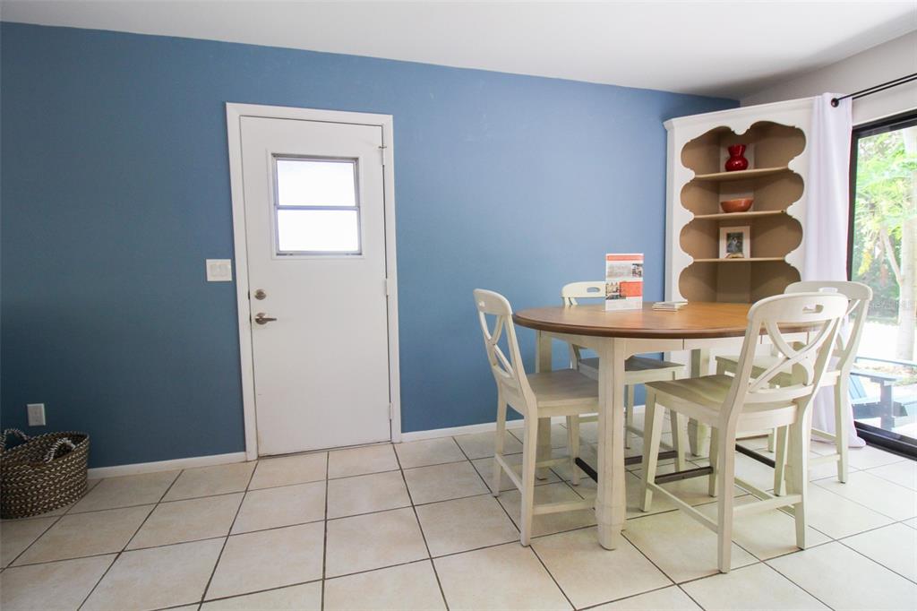 SOUTH VENICE - Residential Lease