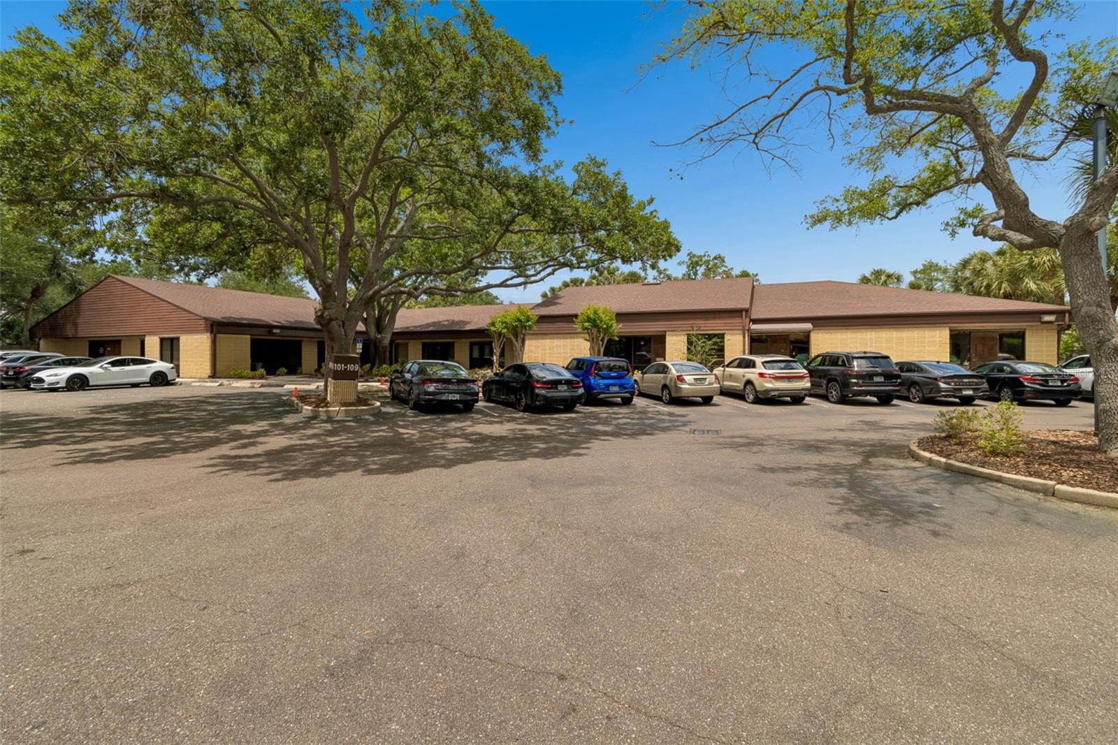 611 DRUID ROAD E 101-110
