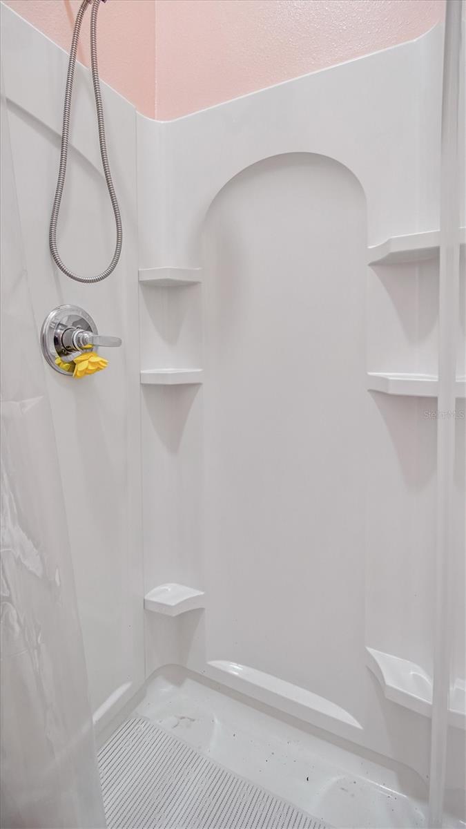 COLONIAL PINES SUB - Residential