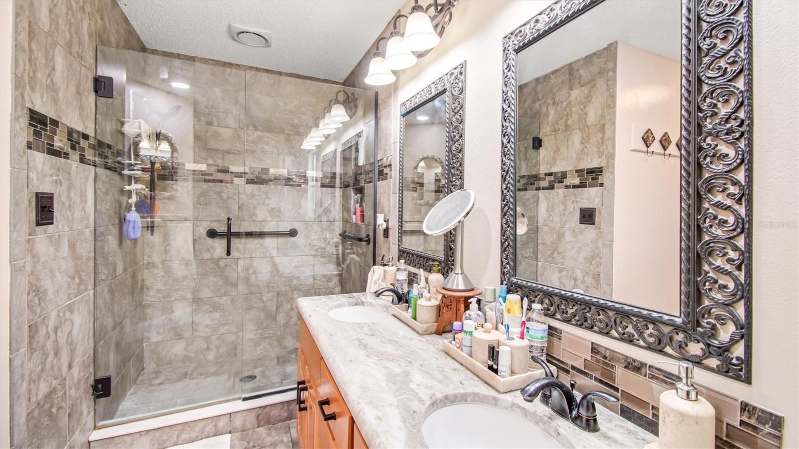 COLONIAL PINES SUB - Residential