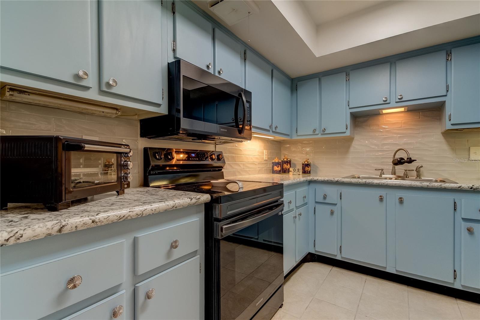 9537 86TH AVENUE 9537