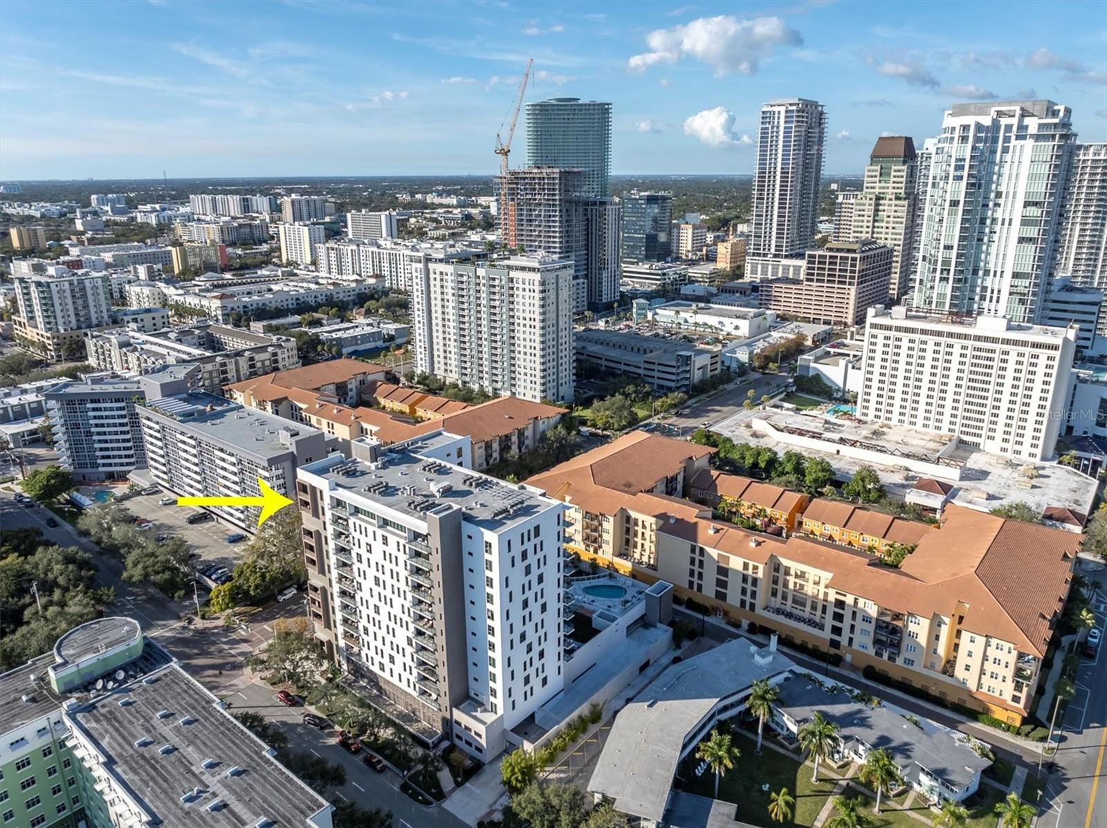 SALVADOR THE CONDO - Residential