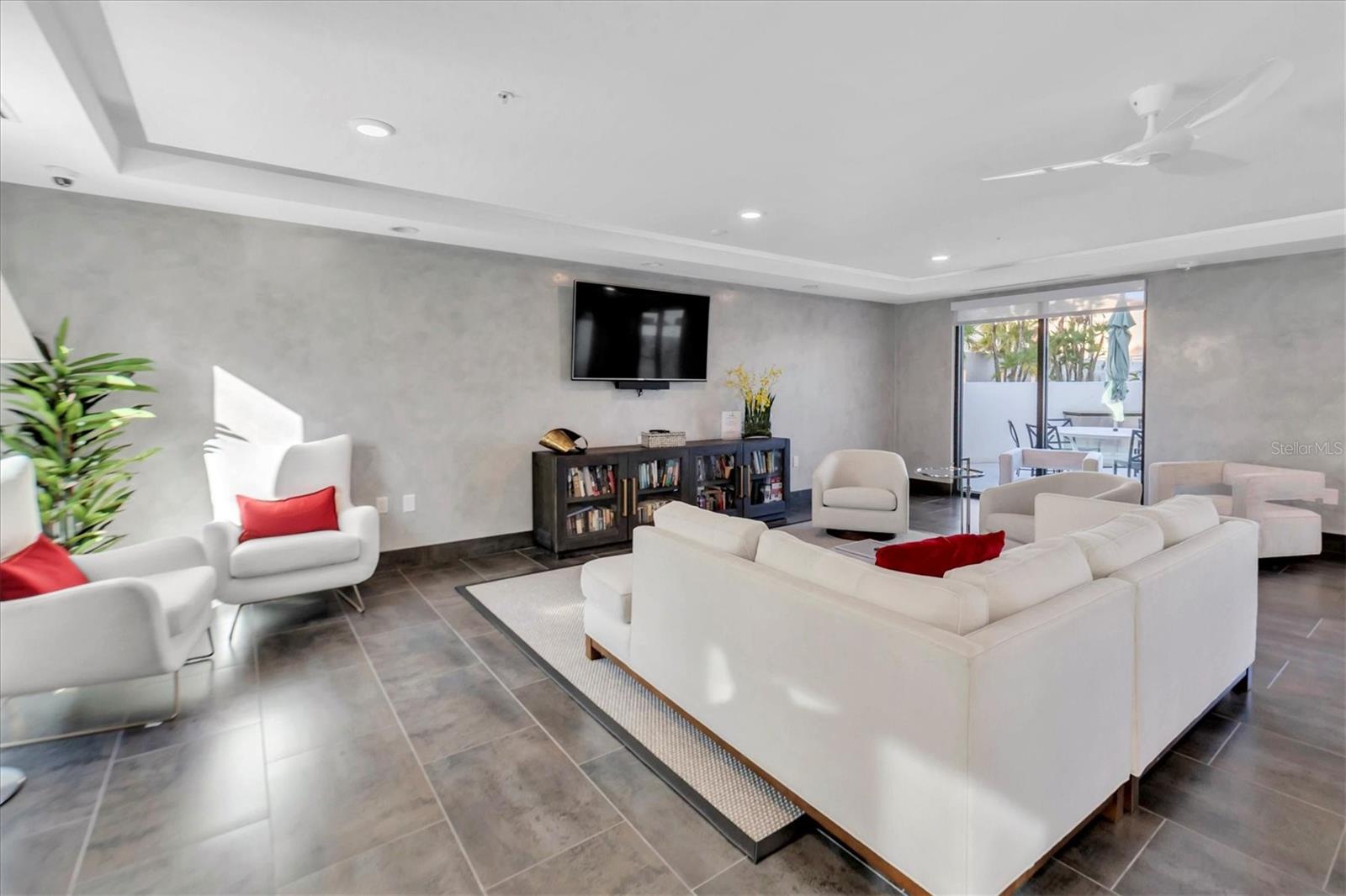 SALVADOR THE CONDO - Residential