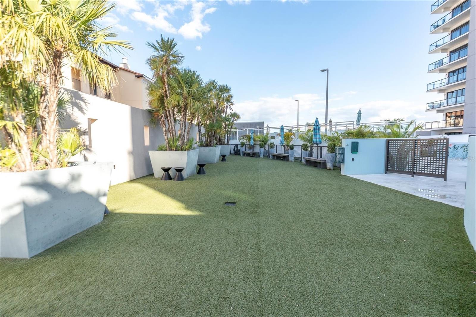 SALVADOR THE CONDO - Residential