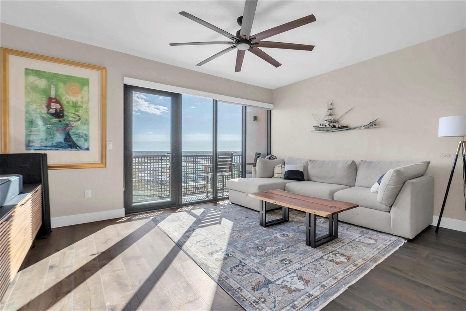 SALVADOR THE CONDO - Residential