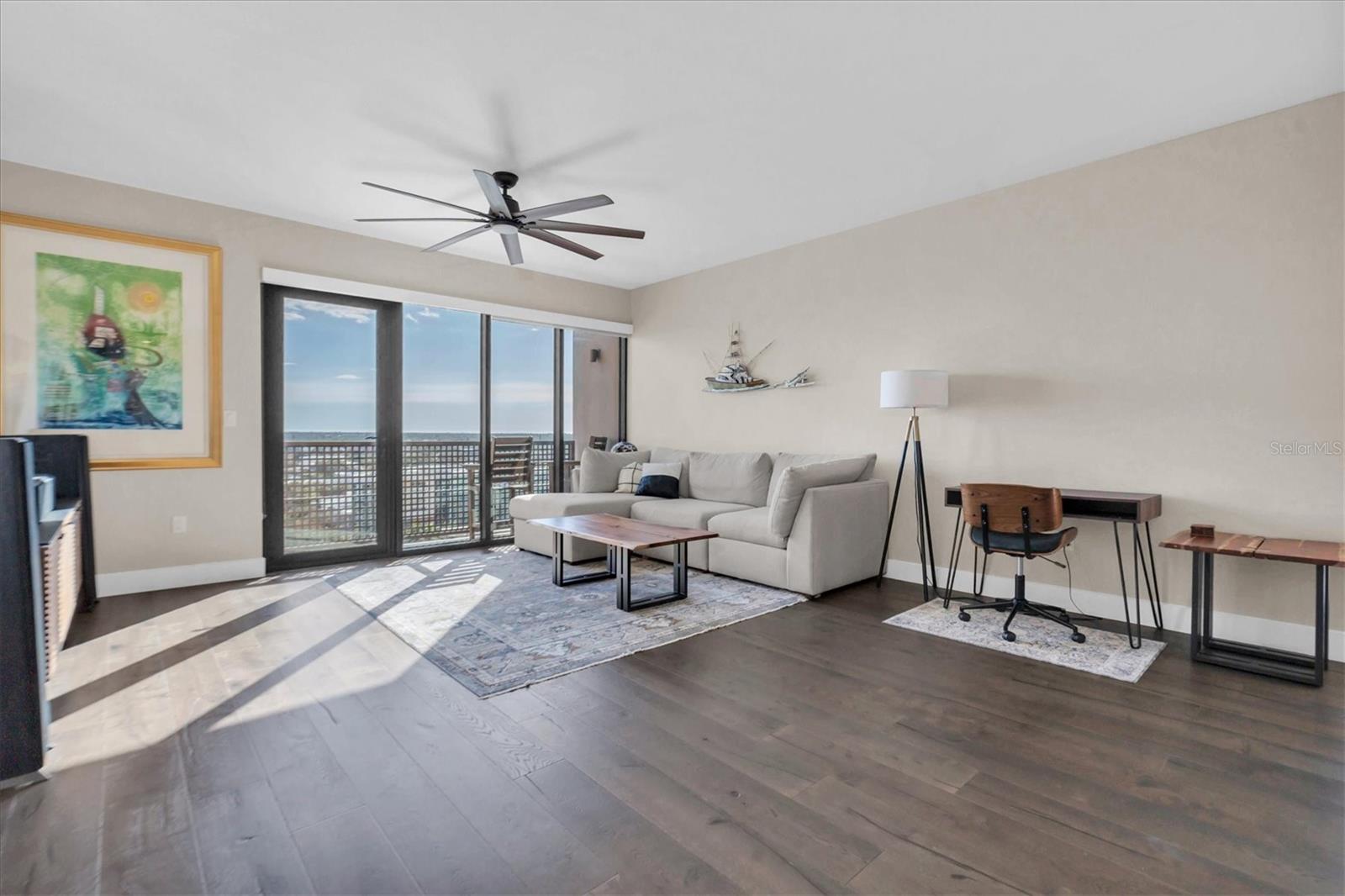 SALVADOR THE CONDO - Residential