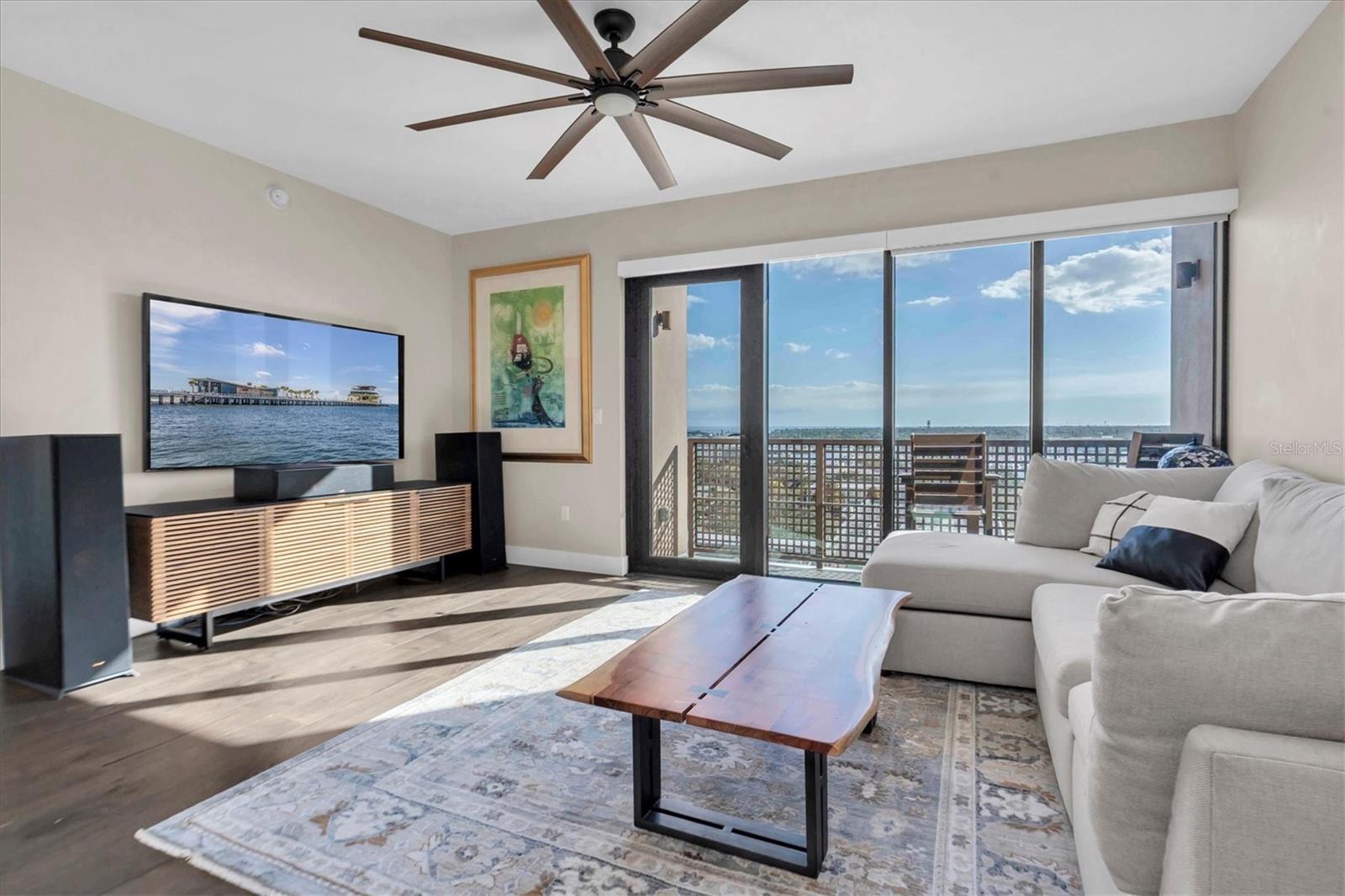 SALVADOR THE CONDO - Residential