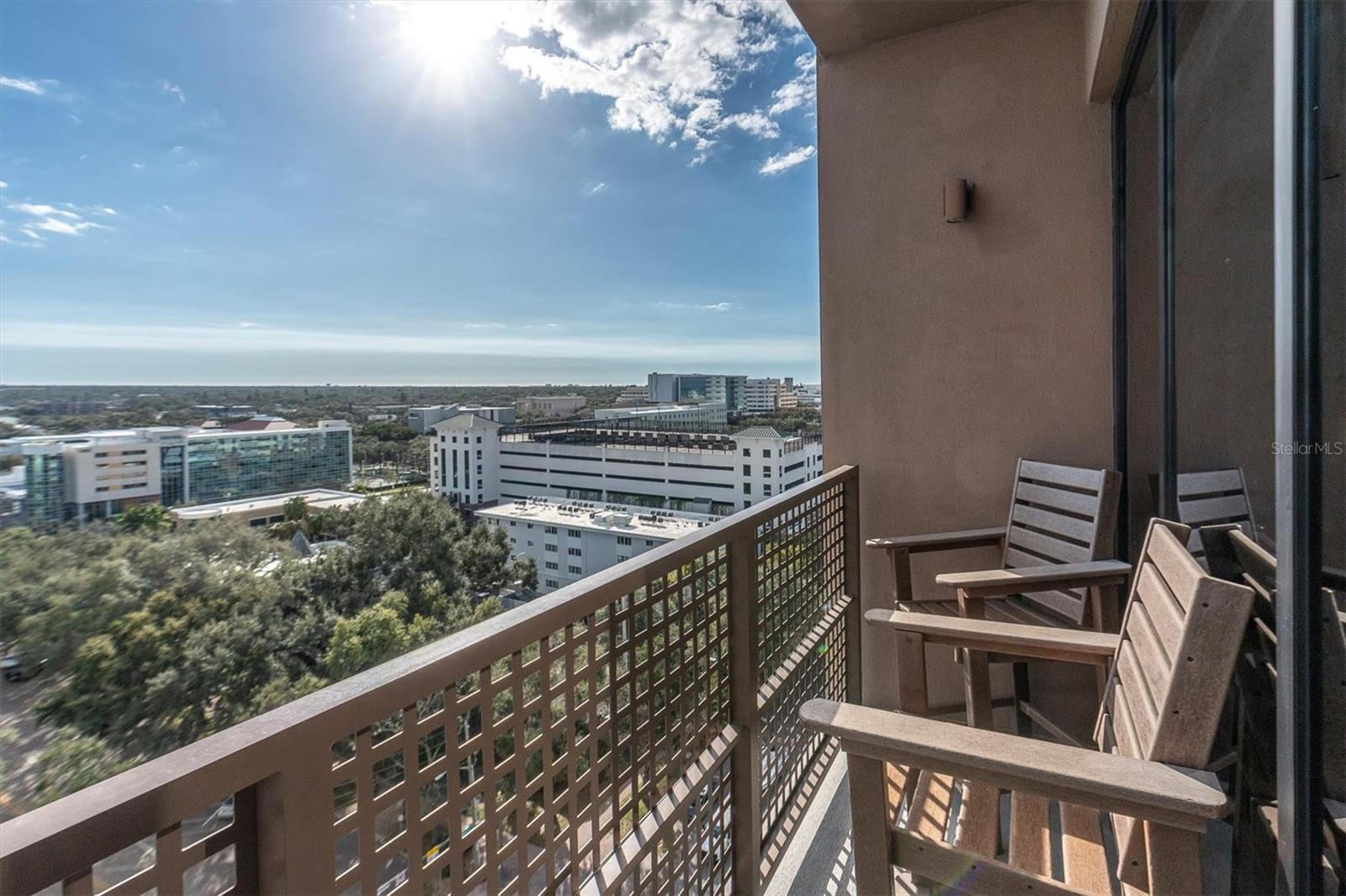 SALVADOR THE CONDO - Residential