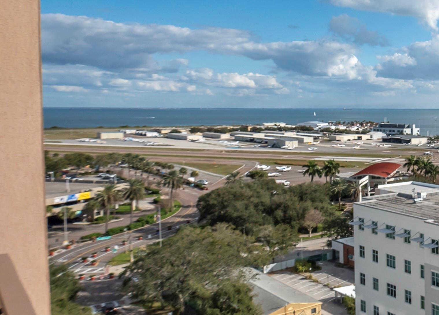 SALVADOR THE CONDO - Residential