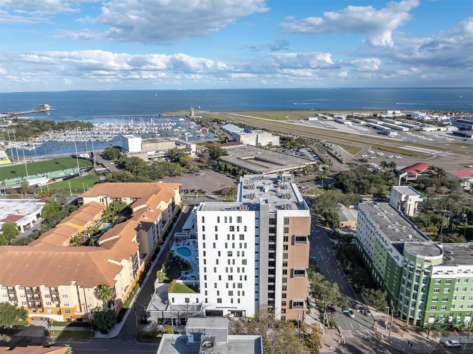 SALVADOR THE CONDO - Residential