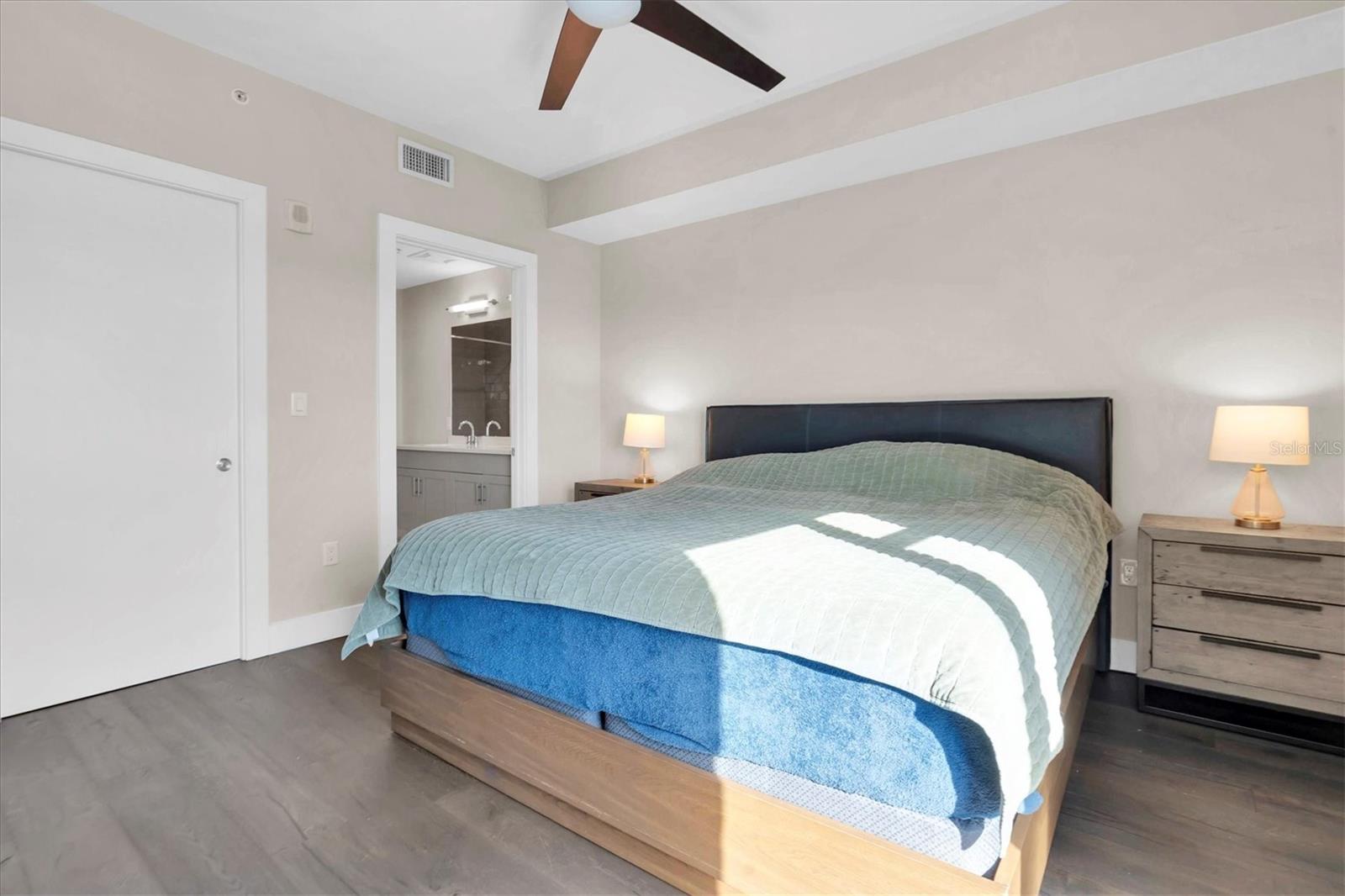 SALVADOR THE CONDO - Residential