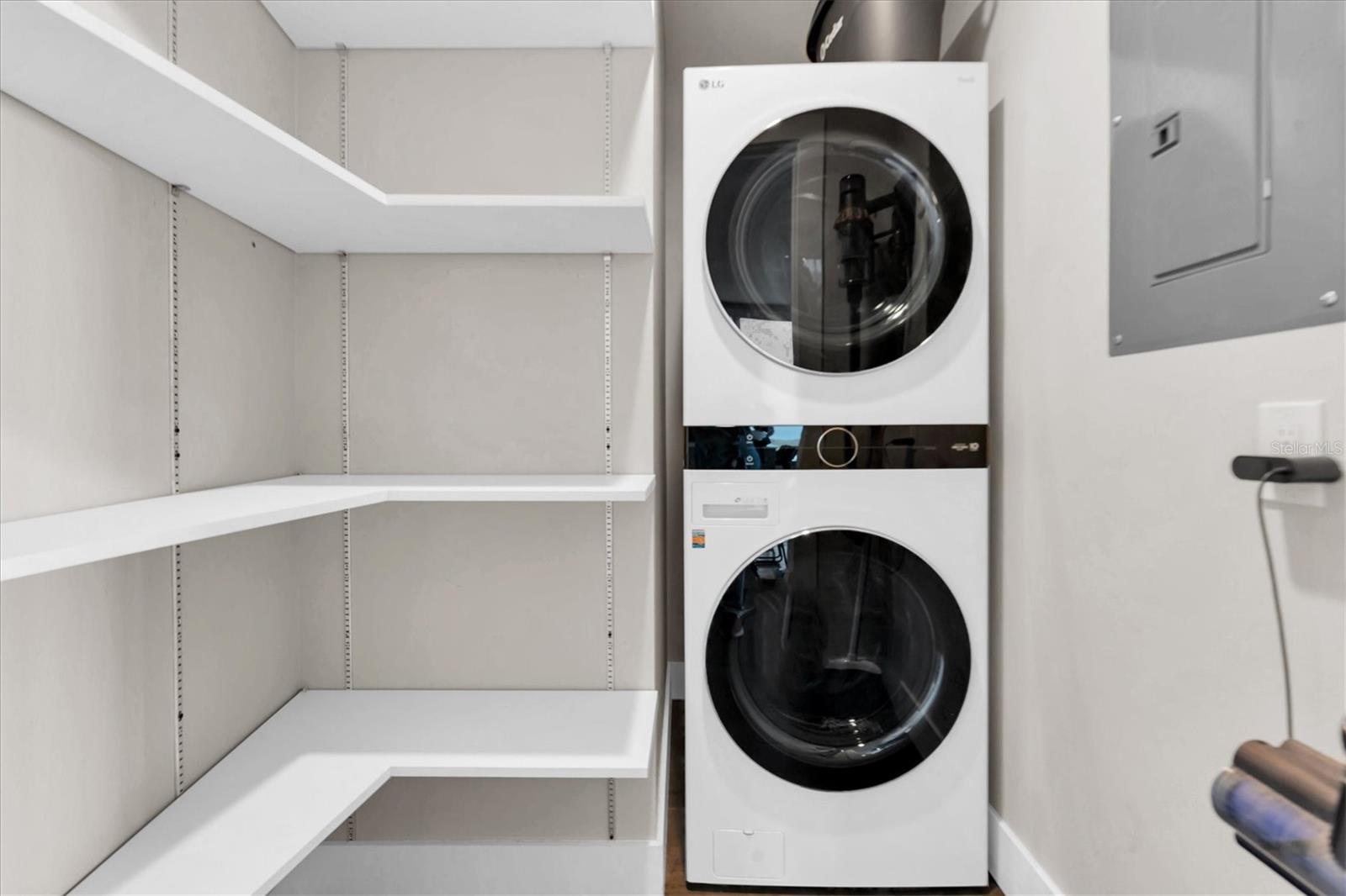 SALVADOR THE CONDO - Residential