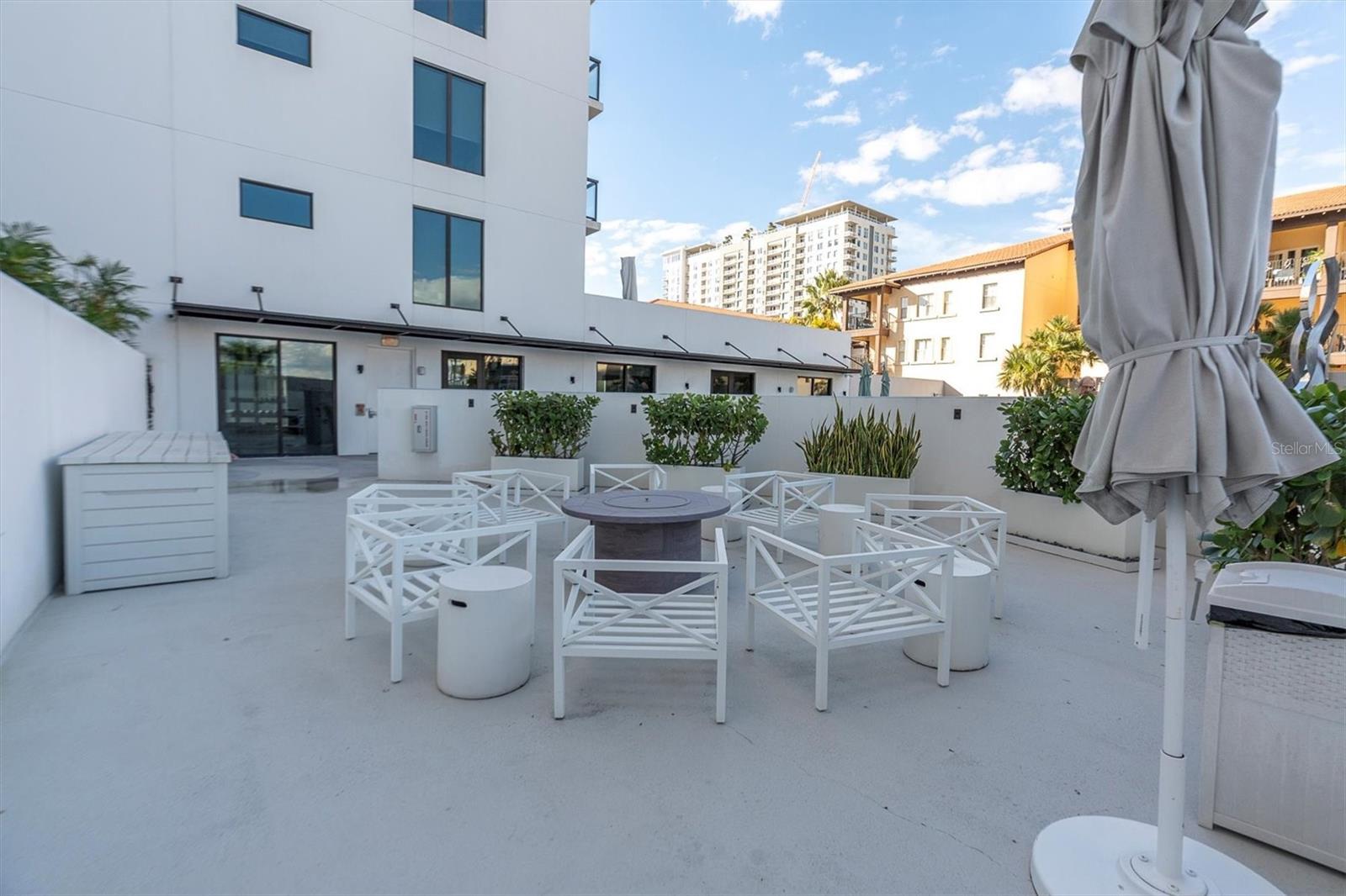 SALVADOR THE CONDO - Residential