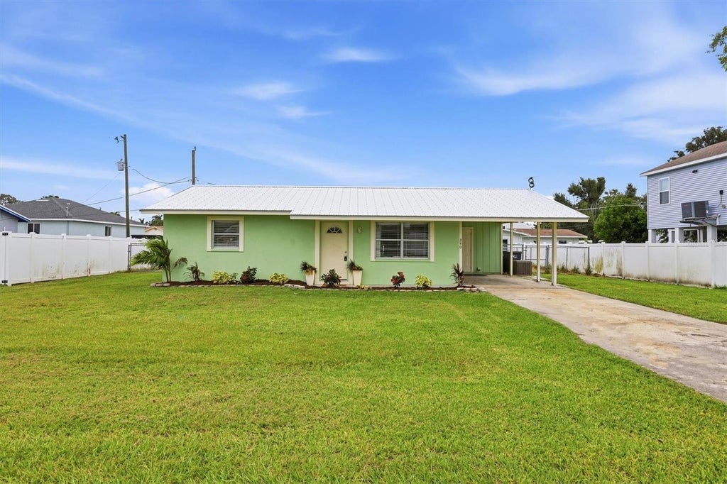 Photo of 340 51st Street W, Palmetto, FL 34221 (MLS # A4708323)