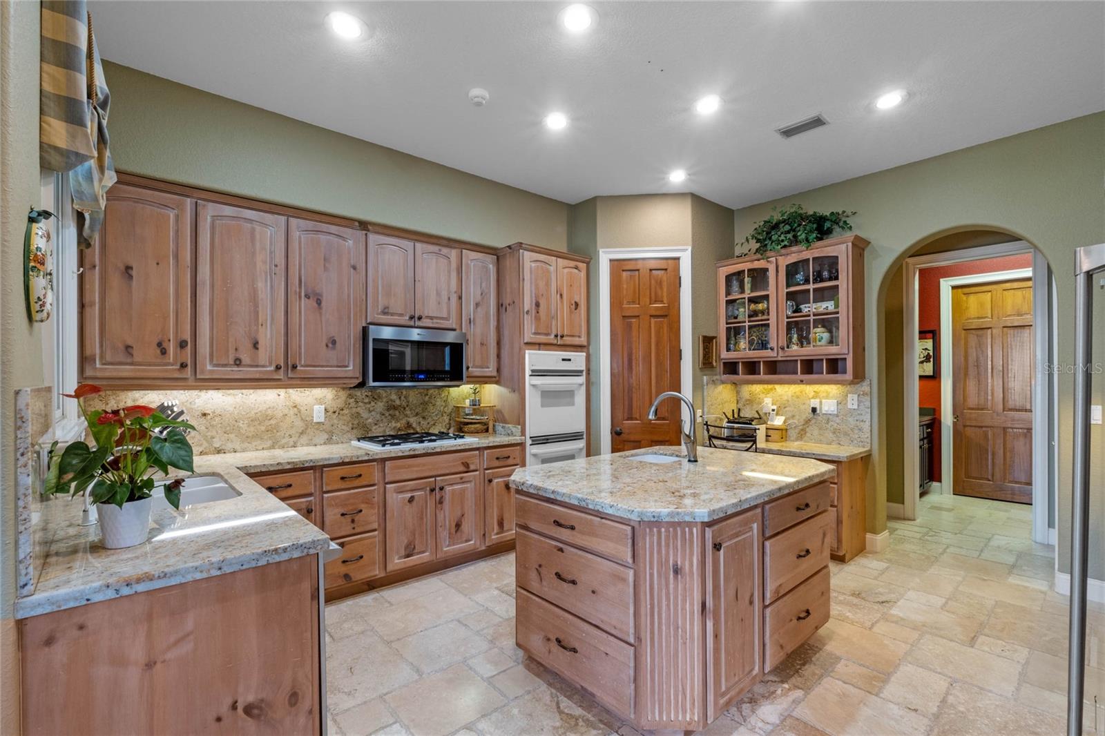 KILLARNEY SHORES - Residential