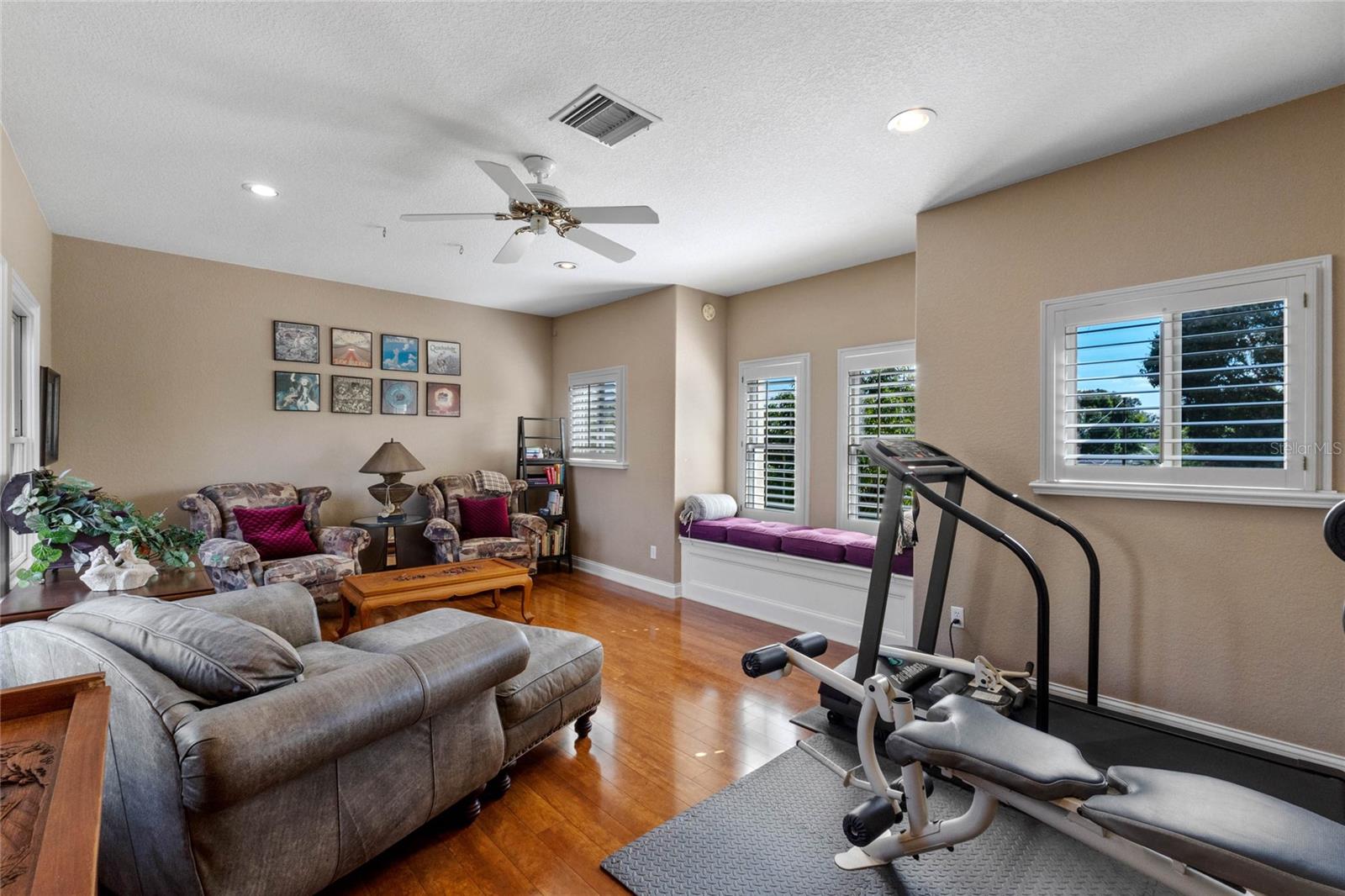 KILLARNEY SHORES - Residential