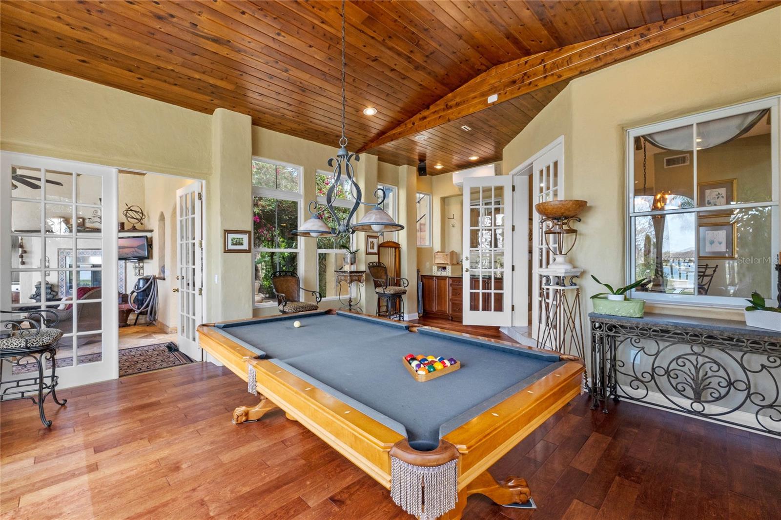 KILLARNEY SHORES - Residential