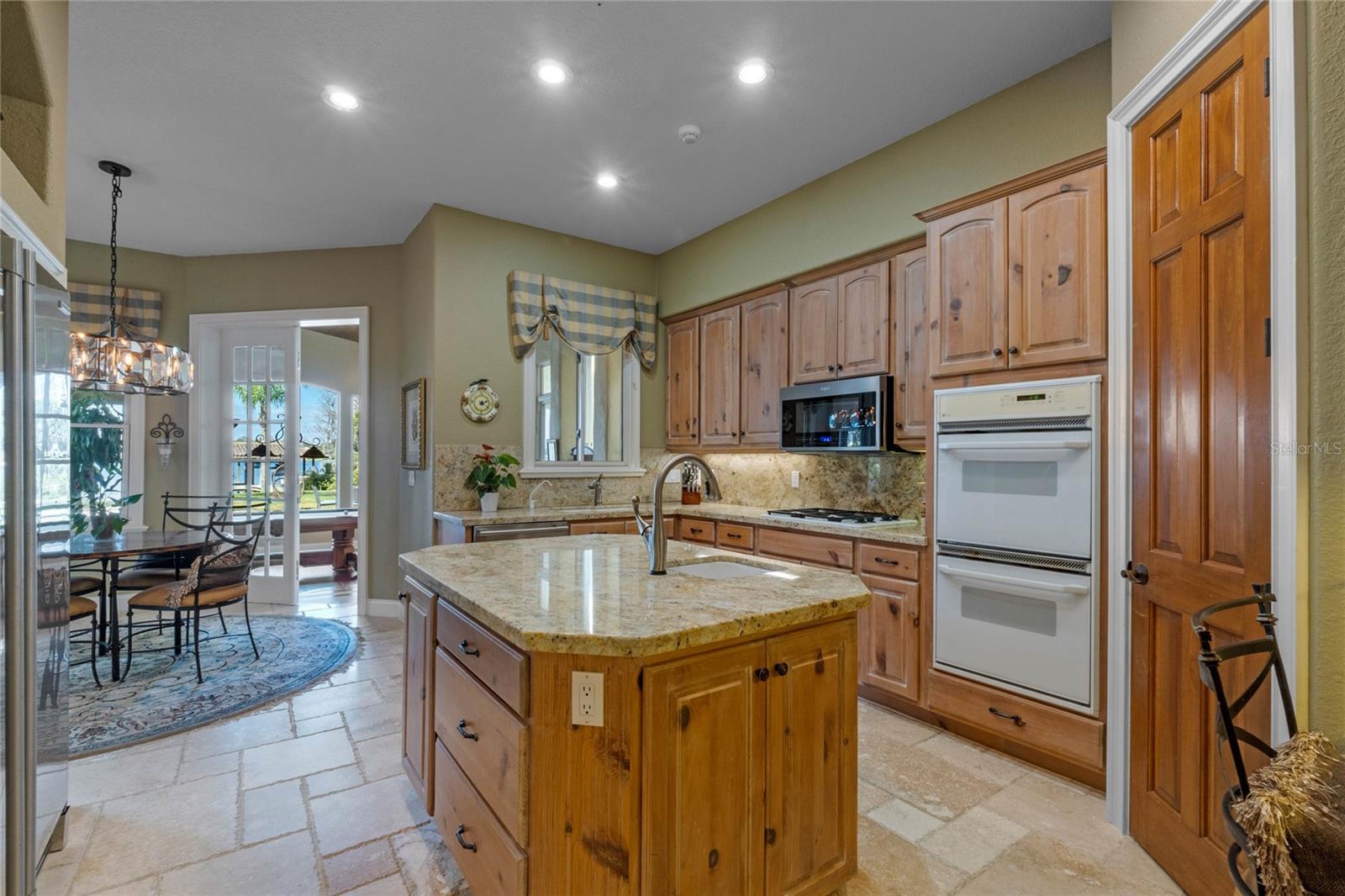 KILLARNEY SHORES - Residential