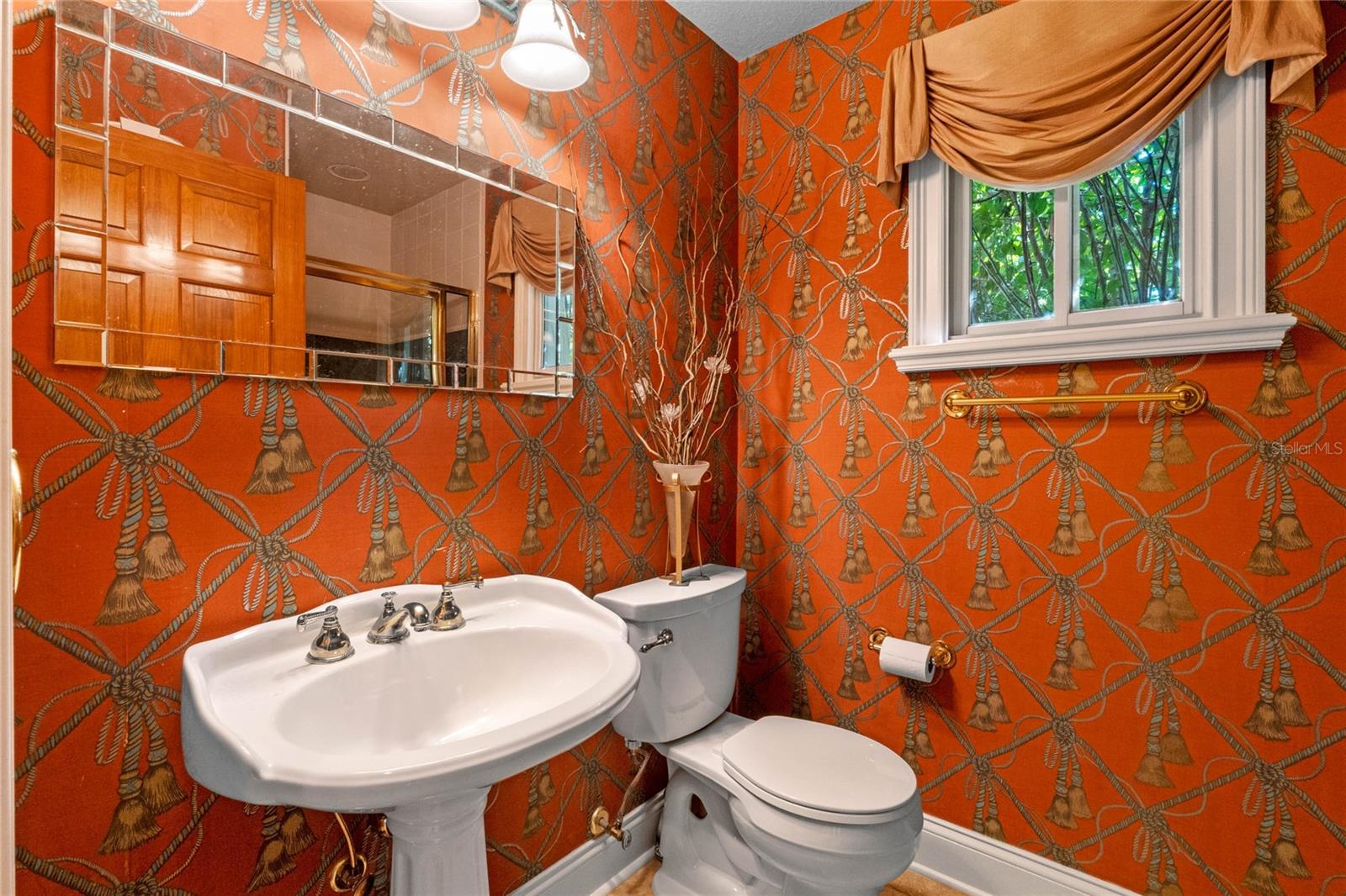 KILLARNEY SHORES - Residential