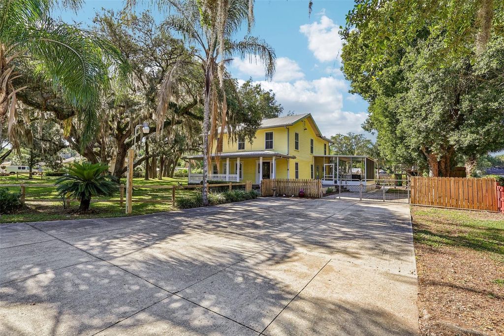 Photo of 1190 Old Mount Dora Road, Eustis, FL 32726 (MLS # G5112019)