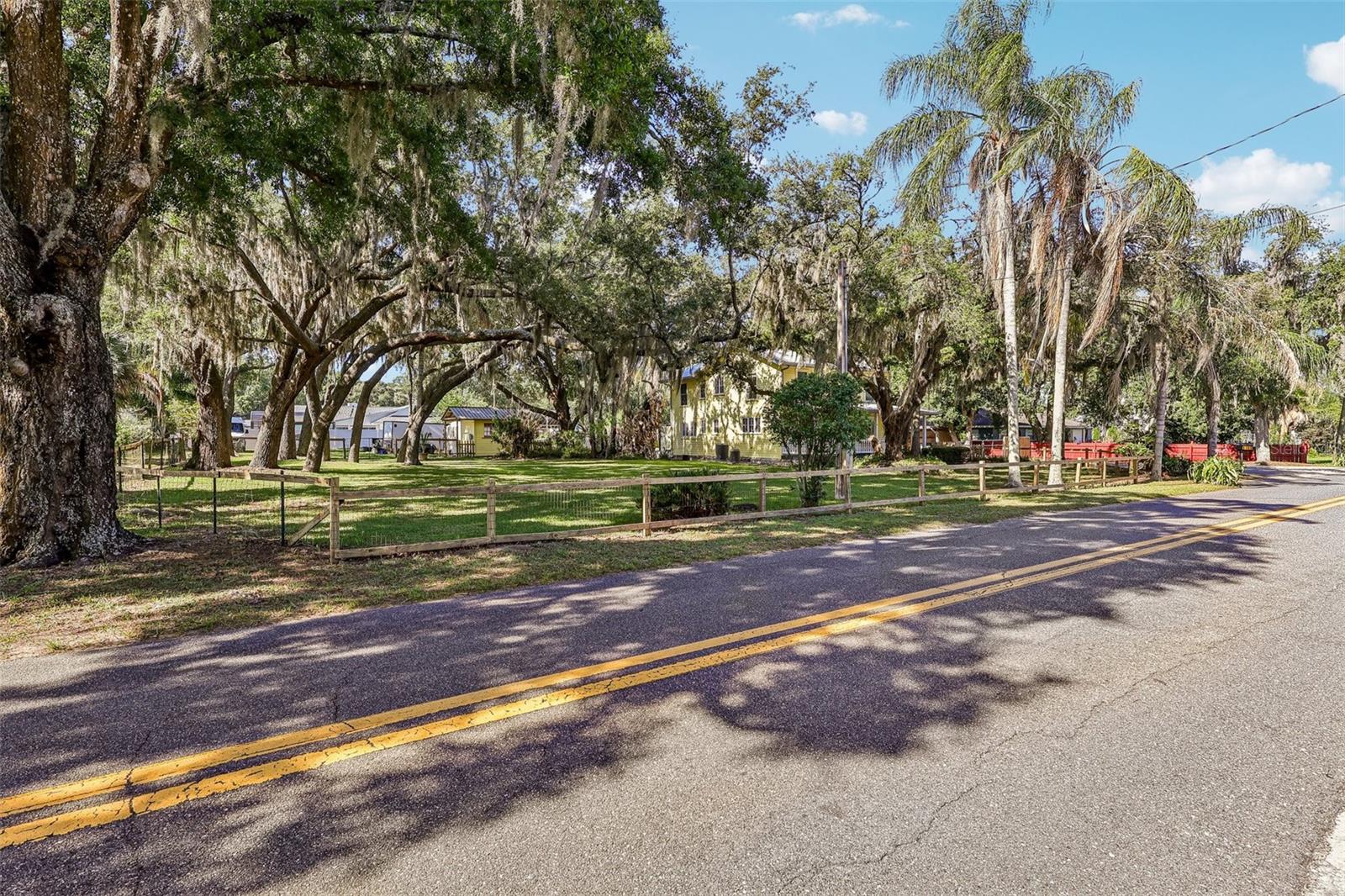 1190 OLD MOUNT DORA ROAD