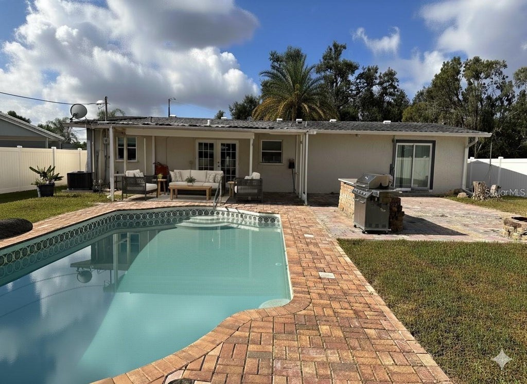 Photo of 2310 25th Avenue W, Bradenton, FL 34205 (MLS # TB8553085)