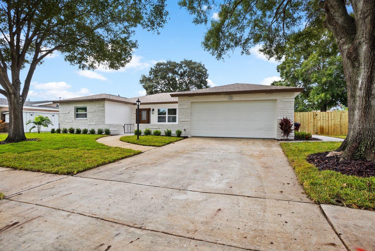 LAKE PEARL ESTATES - Residential