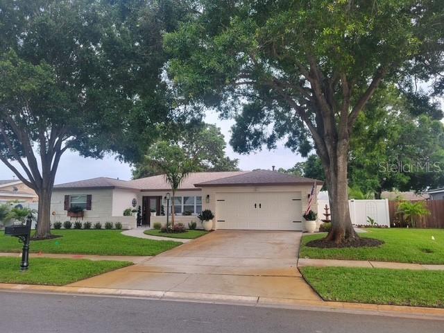 LAKE PEARL ESTATES - Residential