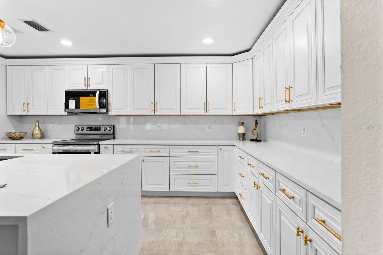 LAKE PEARL ESTATES - Residential