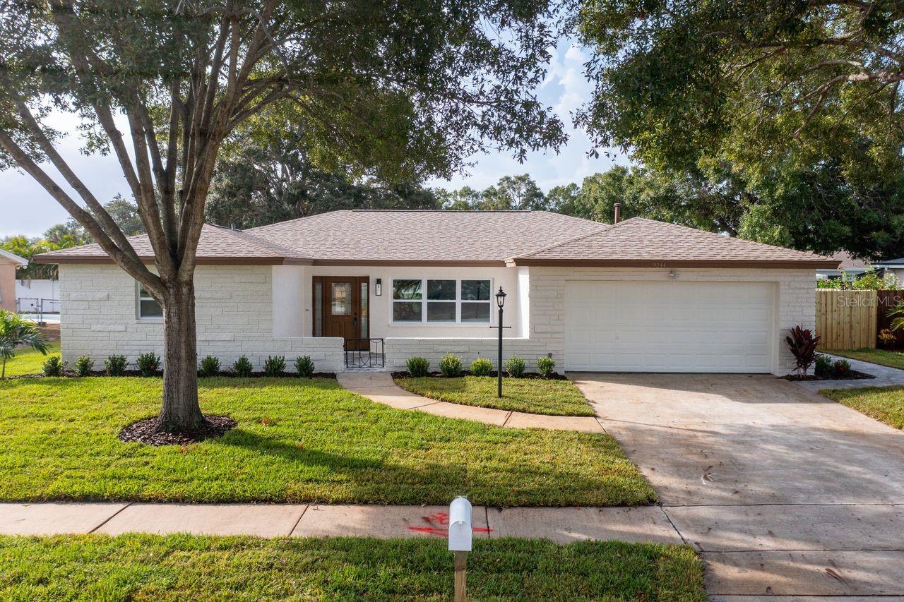 LAKE PEARL ESTATES - Residential