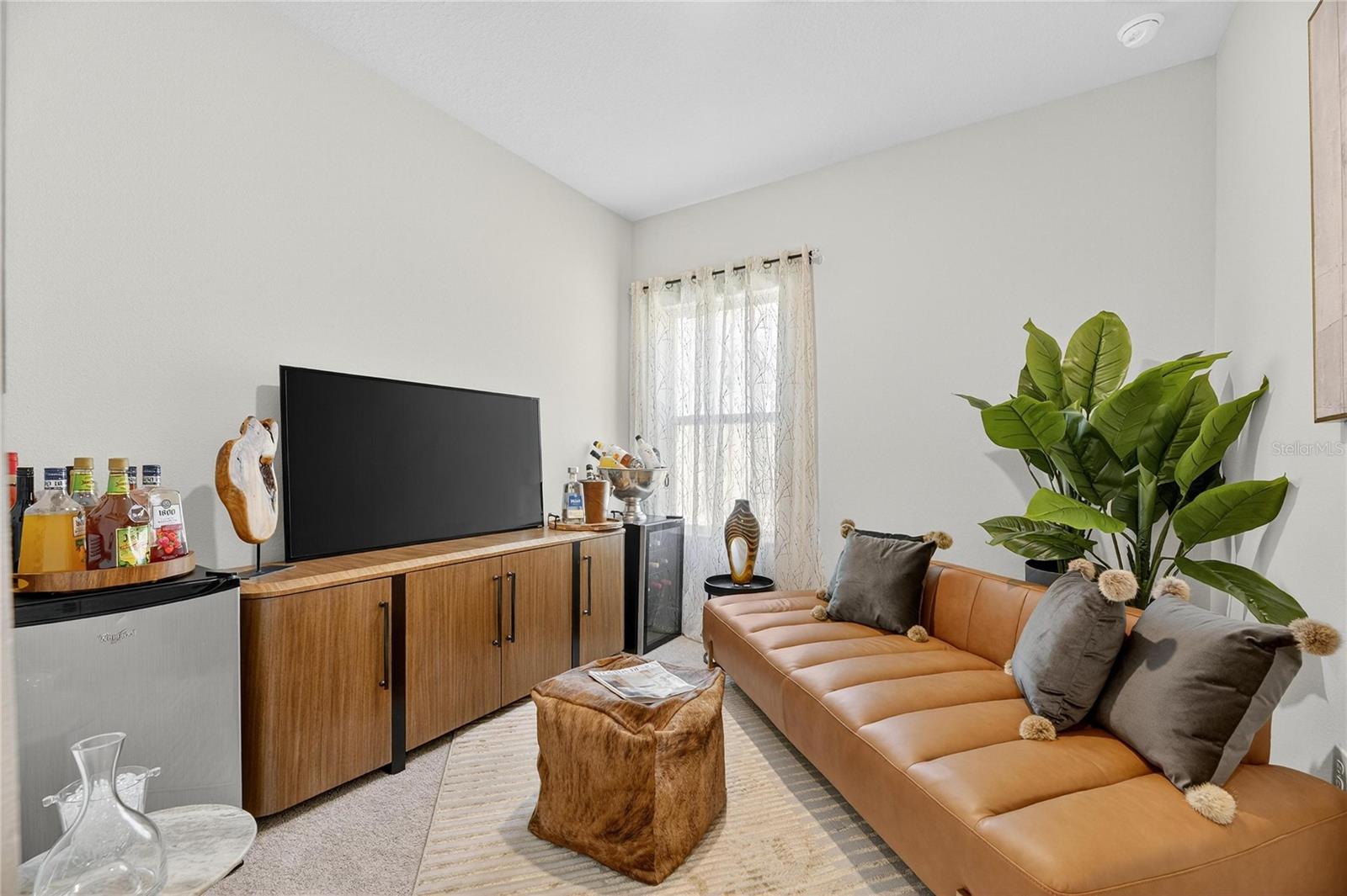 PENINSULA/RHODINE LK - Residential