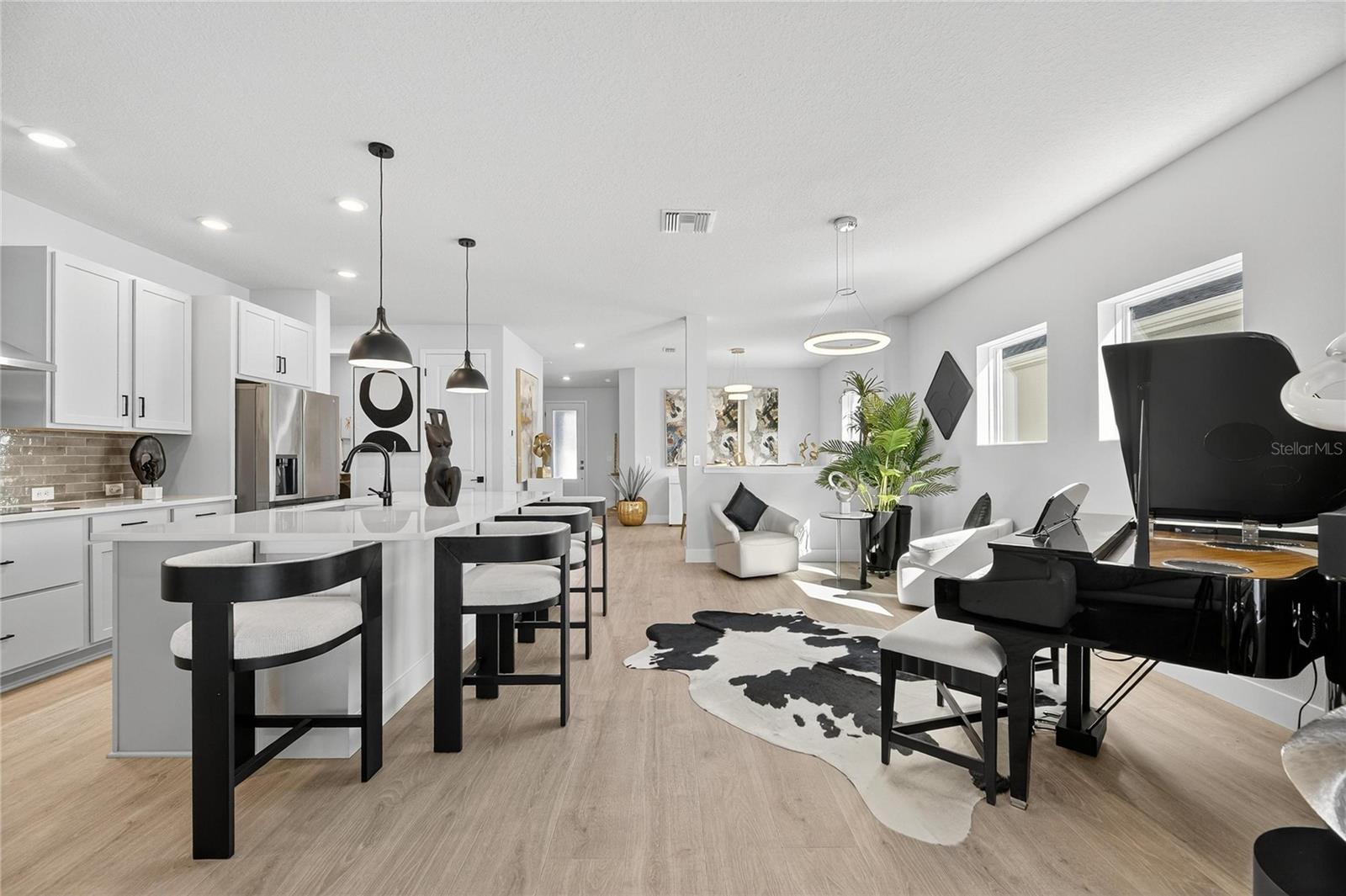 PENINSULA/RHODINE LK - Residential