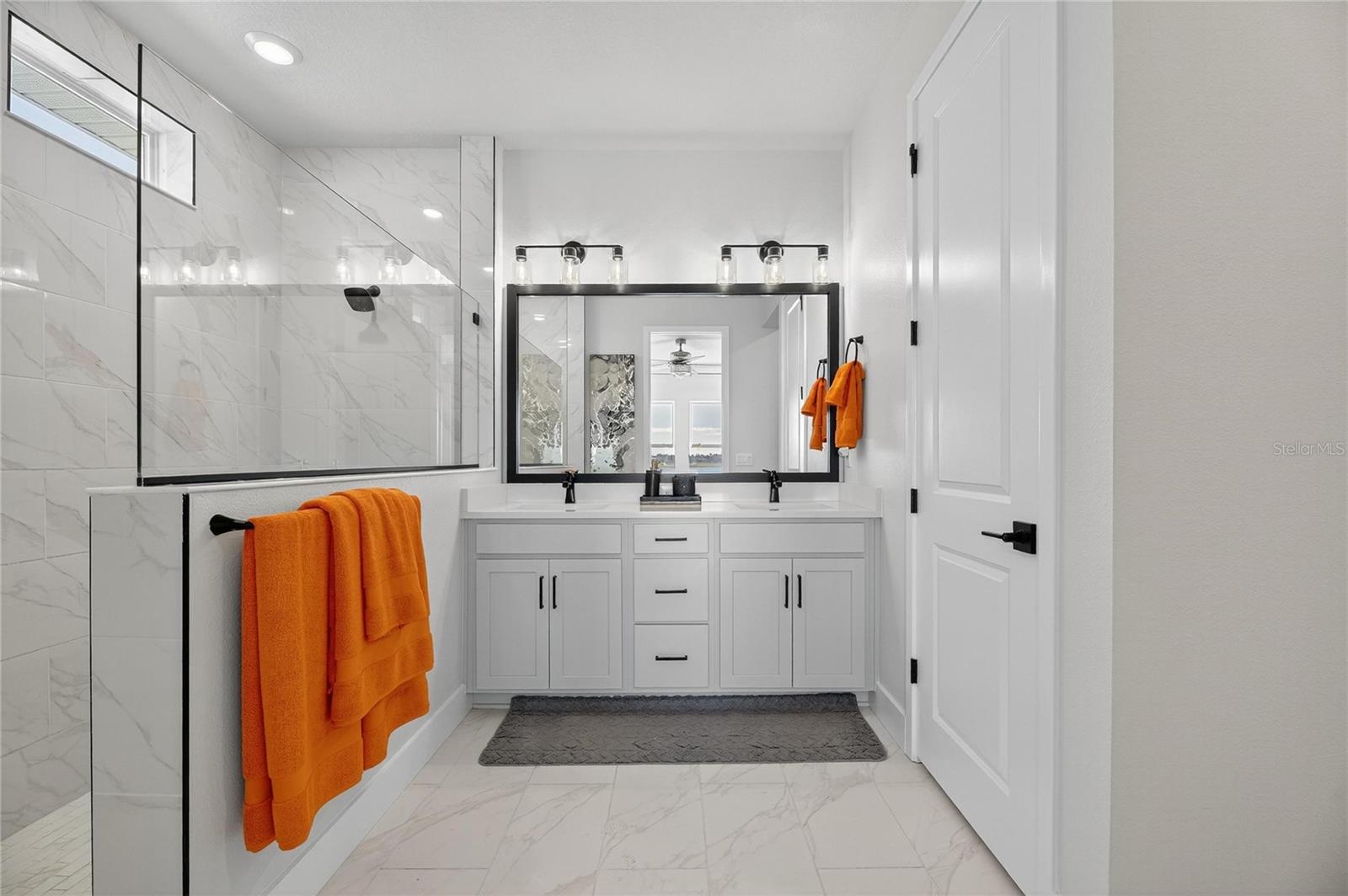 PENINSULA/RHODINE LK - Residential